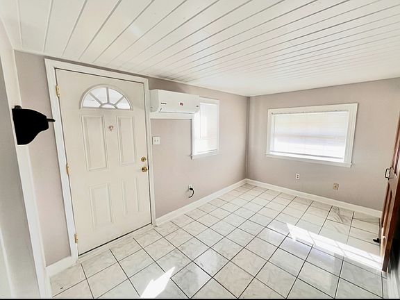 2nd image of 2420 6th Ave N #1/2