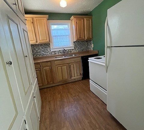 5th image of 1316 Denver Ave