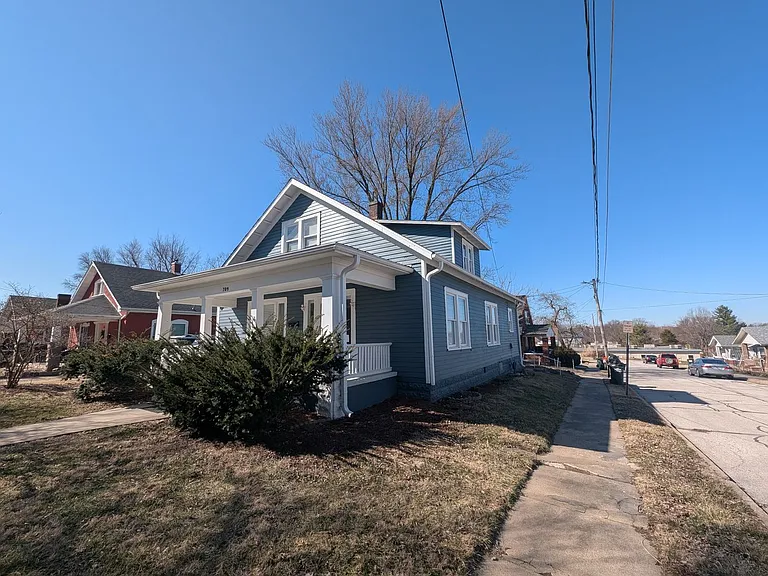 709 Pendleton Ave — Photo 32