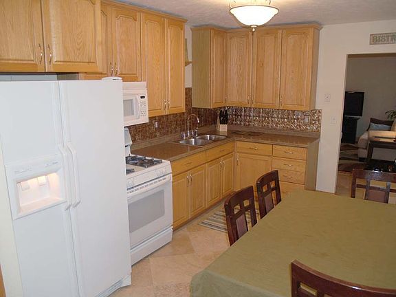 4th image of 3215 Chadwick Dr