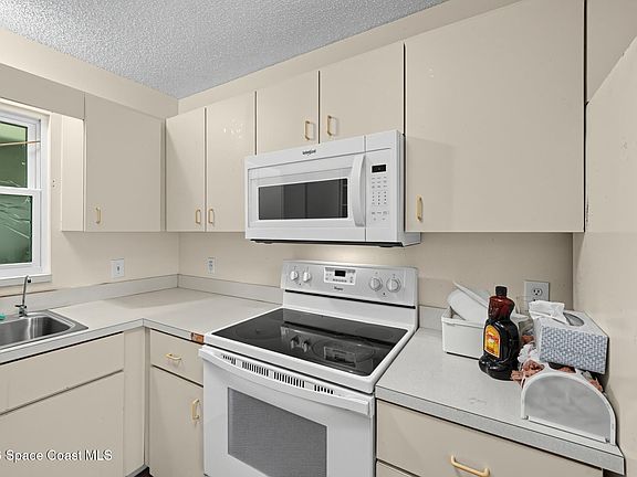 5th image of 9845 Fleming Grant Rd