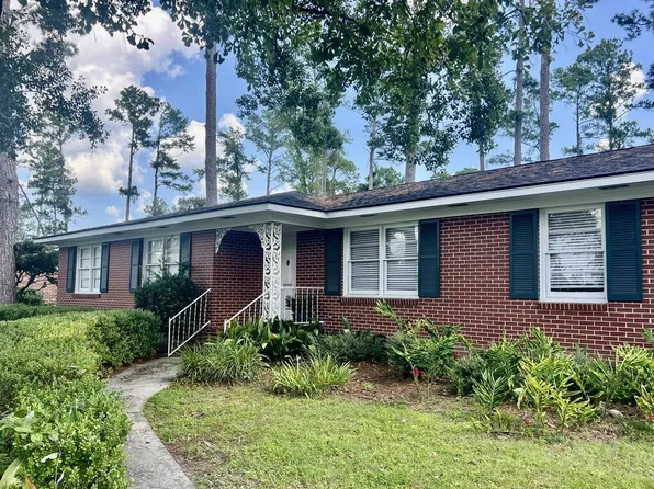 2217 Young Dr, Valdosta, GA 31602