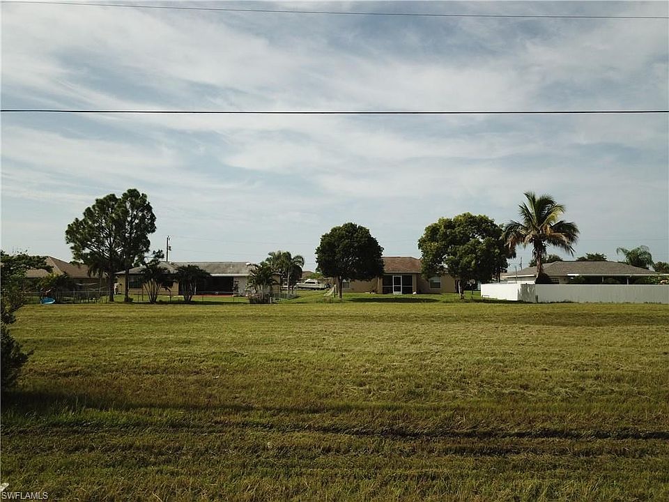 1st image of 210 NW 14th Ter