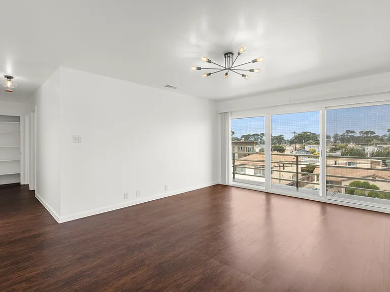 The Edgeworth Apartments — Photo 15
