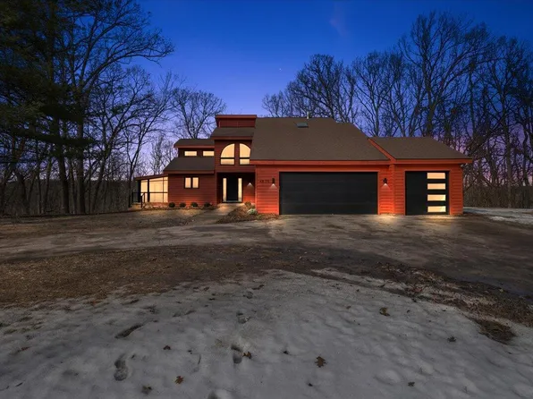 4875 Quail Run Dr NE, Grand Rapids, MI 49525