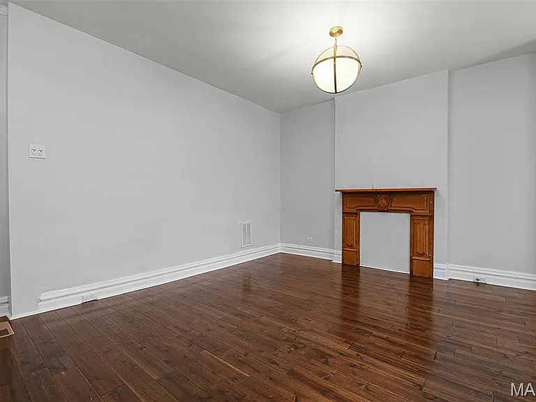 4629 Washington Ave — Photo 3