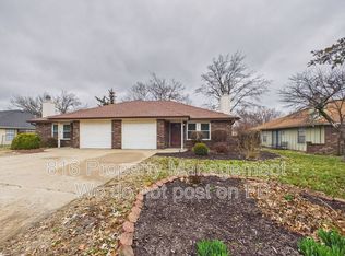 506 SE Lee Haven Dr, Lees Summit, MO 64063