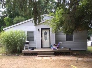 34 Miller Ave, Center Moriches, NY 11934