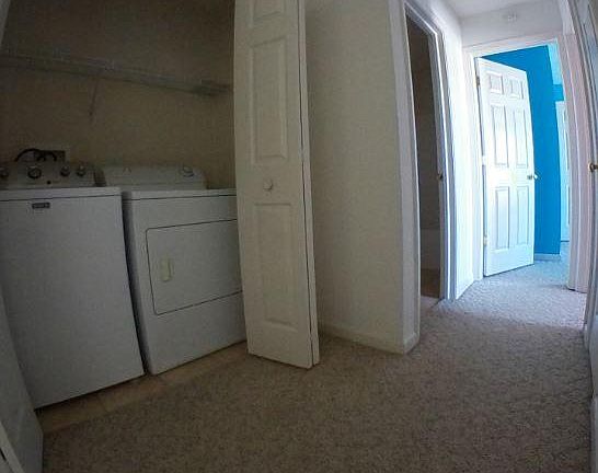 4th image of 3325 Edison Dr