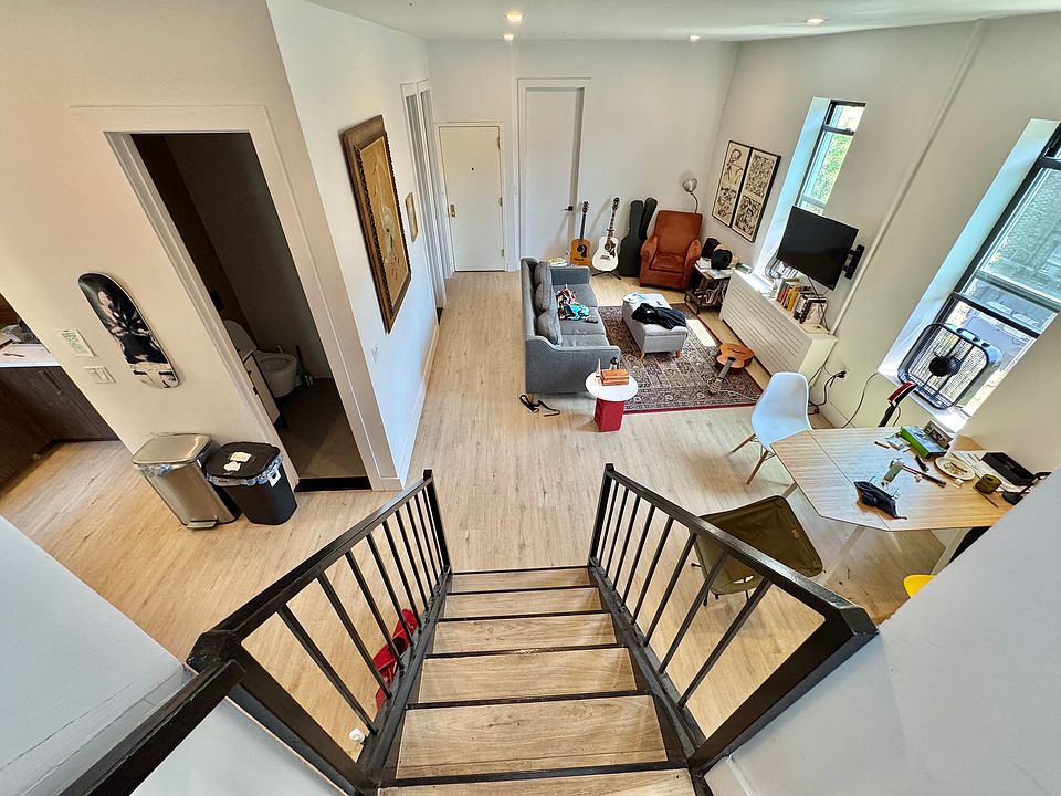 1st image of 552 Lincoln Pl #4A