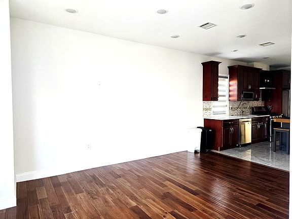 4th image of 9 Berkeley Pl Floor 2