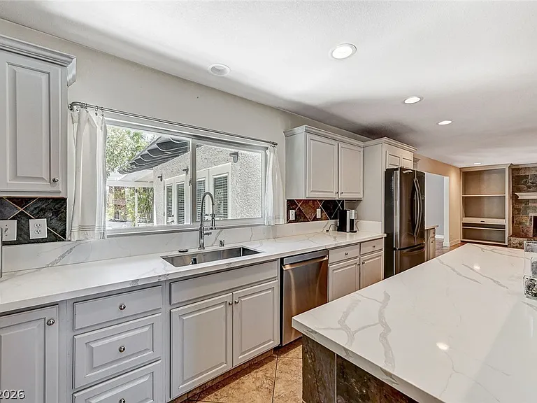 4153 Woodcrest Rd — Photo 19
