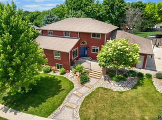 4513 S Southridge Dr, Sioux Falls, SD 57105