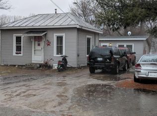 528 W Pine St, Carson City, MI 48811