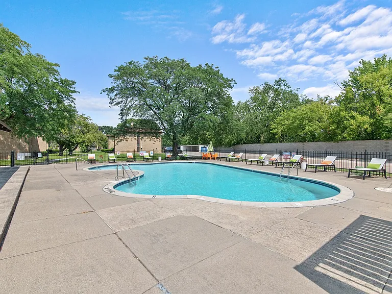 The Cove at Allen Park - Allen Park, MI — Photo 35