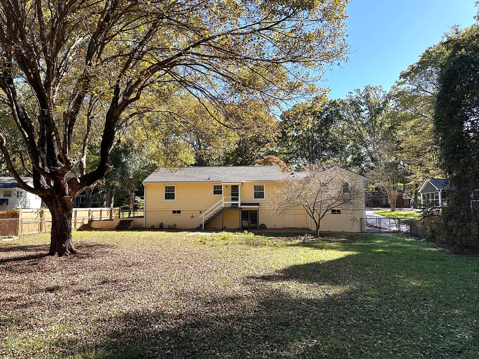 3 bed, 1977 sqft, $2,925 — Photo 3