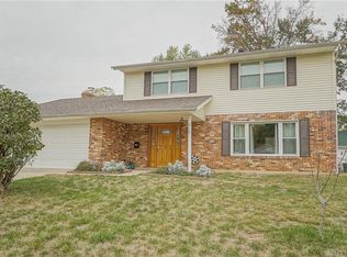 419 Cherrywood Dr, Fairborn, OH 45324