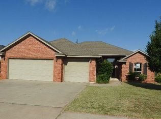 9013 Button Ave, Moore, OK 73160