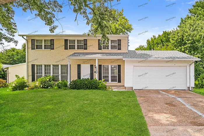 2305 Bramble Ln — Photo 1