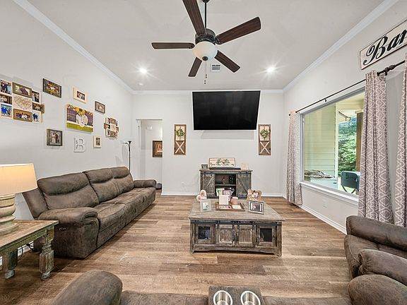 5th image of 904 Starnes Cir