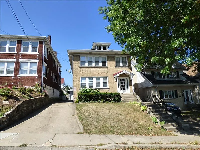 2946 Glenmore Ave photo 1
