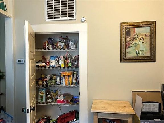 5th image of 226 S Scott St #4