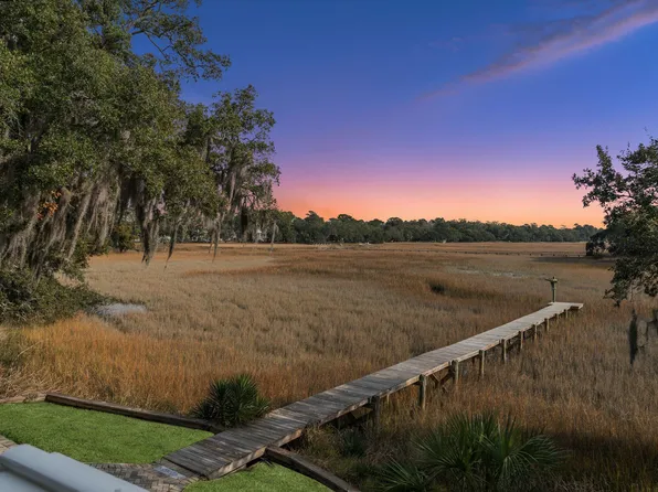 913 Paul Revere Dr, Charleston, SC 29412