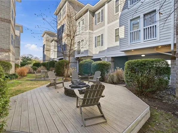 7922 Shore Dr APT 313, Norfolk, VA 23518
