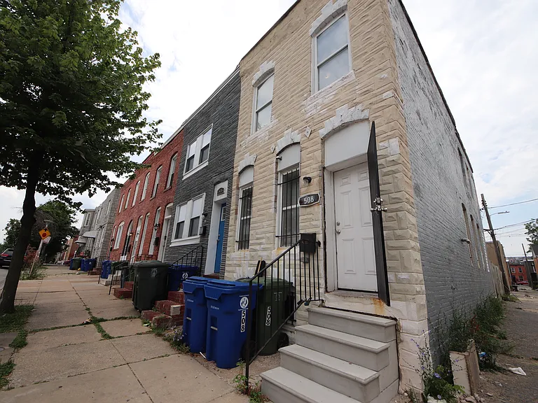 N Montford Ave — Photo 18