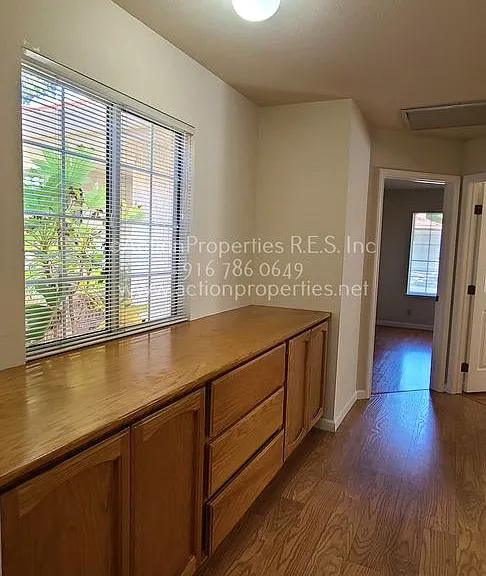 1417 Hurlston Way — Photo 11