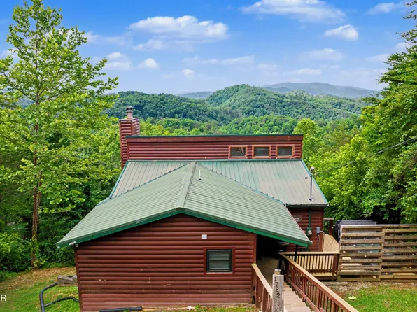 1782 Red Bone Way, Sevierville, TN 37876