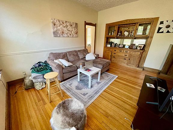 3rd image of 2301-2303 E Belleview Pl #2