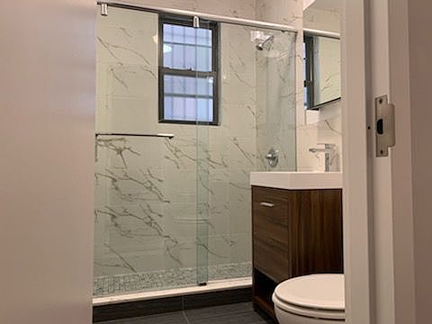 4th image of 2379 28th St APT 1F