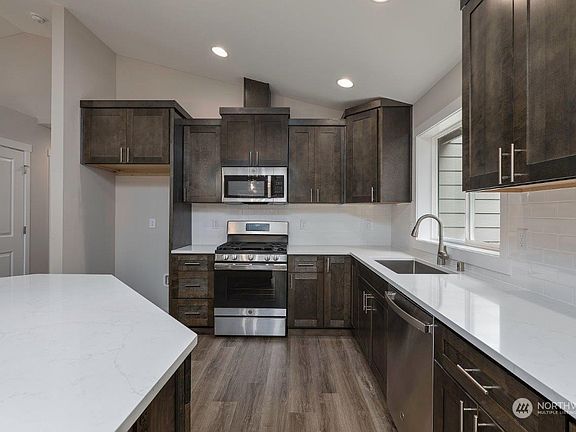 4th image of 807 Lot 68 Cody Street SE