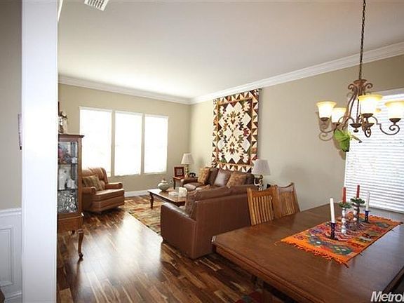 3rd image of 2186 Autumn Knoll Ln