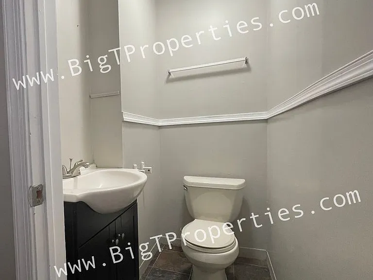 16 W Clairmont Dr — Photo 10