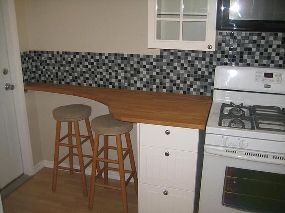 Kitchen breakfast bar