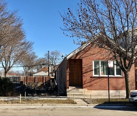 1st image of 3303 S Hoyne Ave
