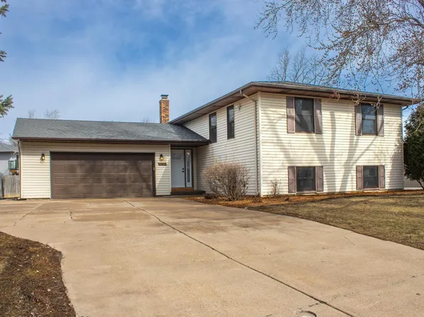6962 37th St N, Oakdale, MN 55128