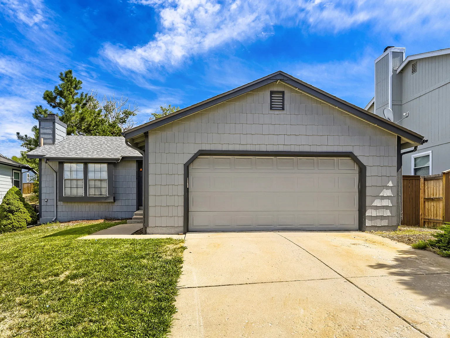 3 bed, 2080 sqft, $2,950 — Photo 2