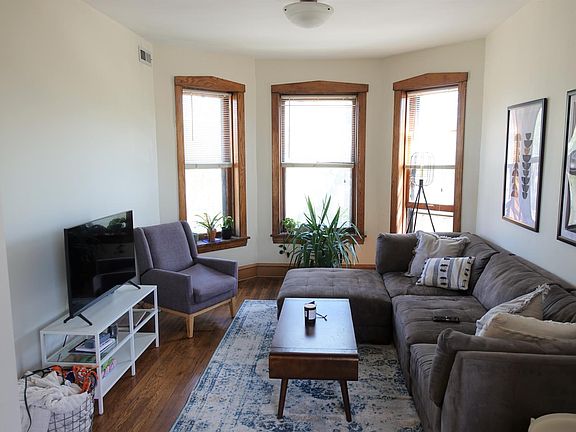 2nd image of 2116 N Oakley Ave APT 3S