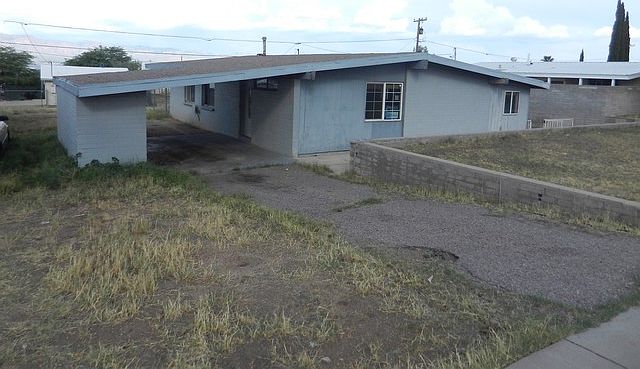 1st image of 208 N Douglas Ave