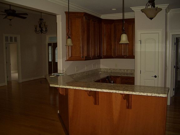 5th image of 1900 Villa Ct