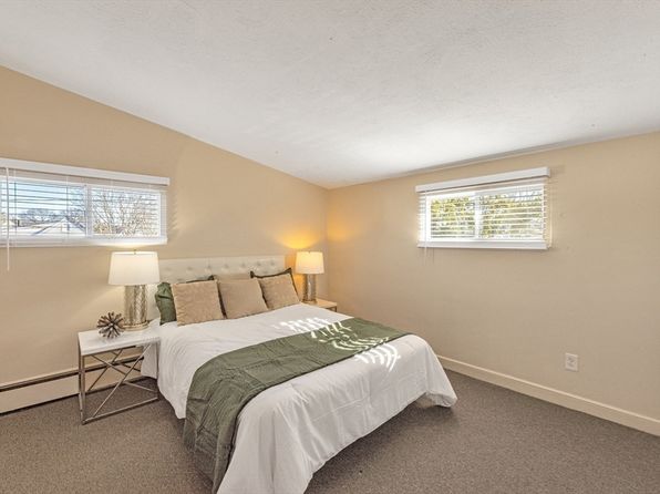 boston-massachusetts-59128928 picture