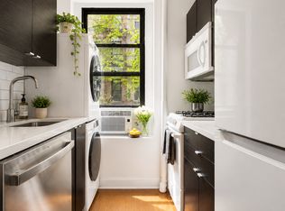 208 E 7th St #2A, New York, NY 10009