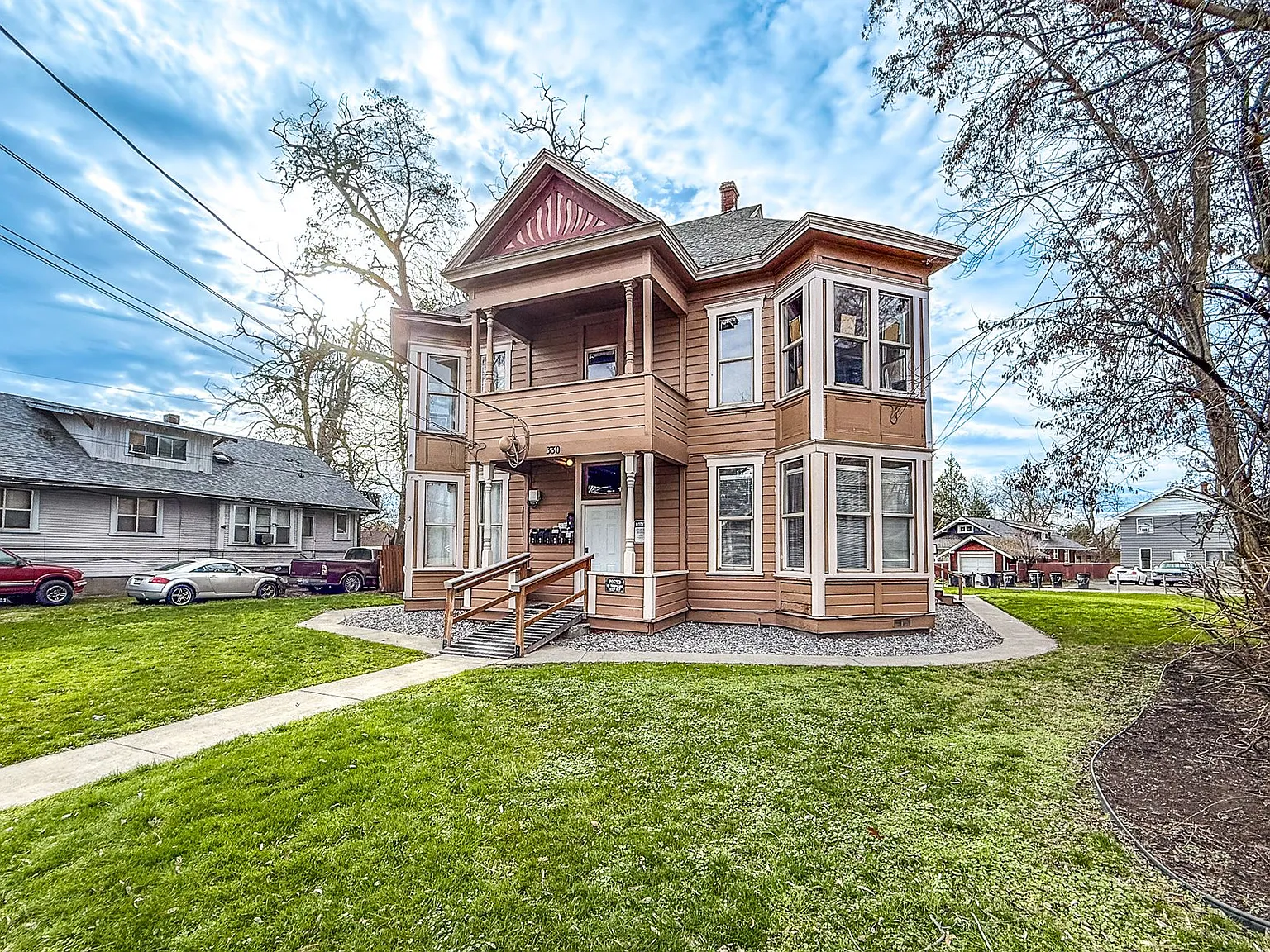 Fourth Avenue Six-Plex — Photo 1
