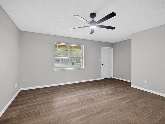 3rd image of 210 Druid Hills Rd