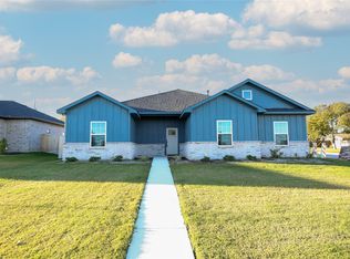1412 Mason St, Bowie, TX 76230