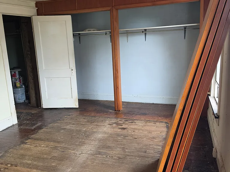 137 Wildon Ave — Photo 4