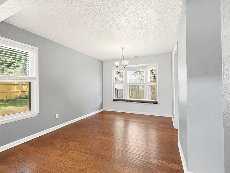 3856 Forestwood Ct — Photo 9